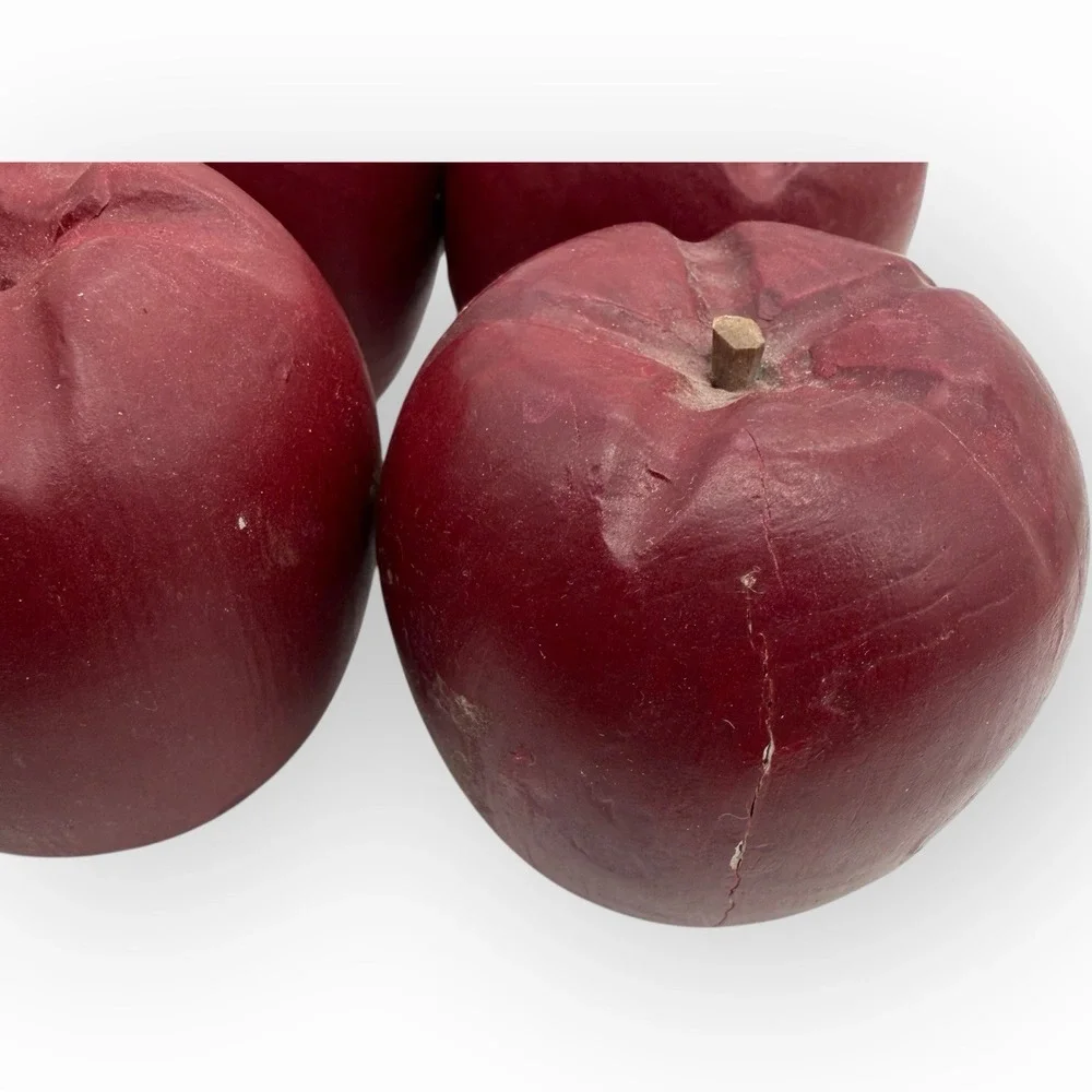 Wooden Green Red Apples Pears Realistic Hand Painted‎ Folk Art
